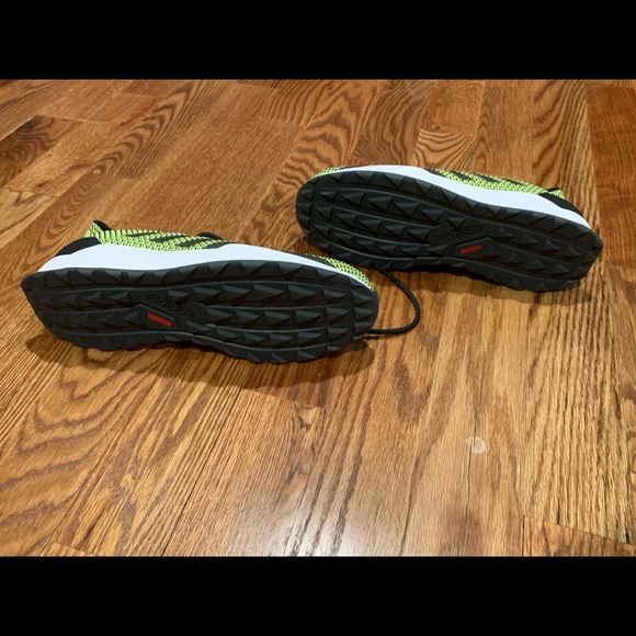 Adidas Questar Trail size 11.5 sneakers - Picture 3 of 3